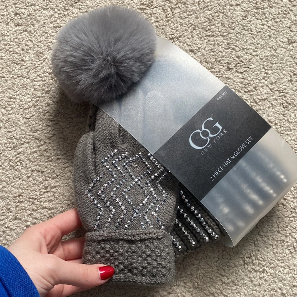 New With Tag Adorable 2 Piece Grey Knit Woven Rhinestone Hat And Glove Set - Picture 2 of 4